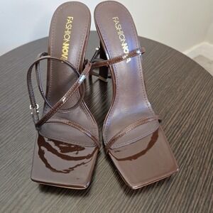 Fashion Nova Brown Stiletto Heeled Sandal Heels Strappy EUC Fairy